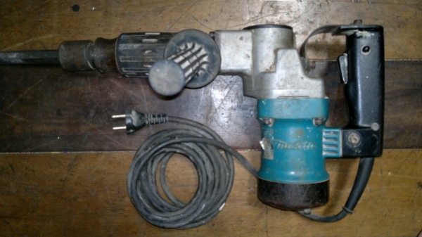 ขายแย๊กไฟฟ้ากระแทกคอนกรีต makita