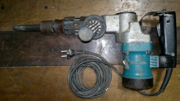 ขายแย๊กไฟฟ้ากระแทกคอนกรีต makita