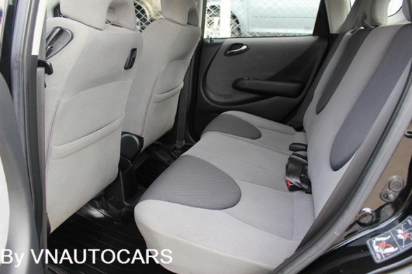 ขาย 2005 Honda Jazz 1.5E AT สีดำ Bookserviceครบ สภาพเยี่ยม พร้อมใช้งาน