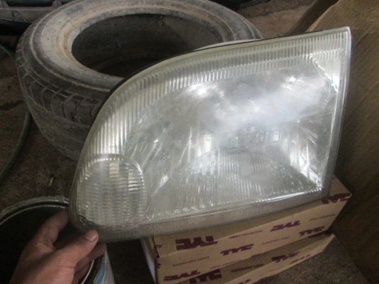 ขายชุดเสื้อไฟหน้า TOYOTA HIACE ด้านซ้าย