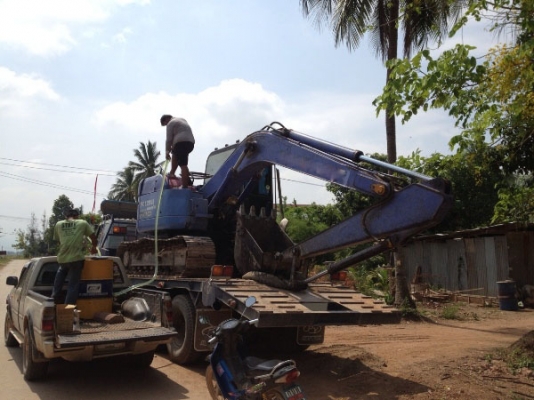 รถแบคโฮ ยี่ห้อ KOMATSU PC128