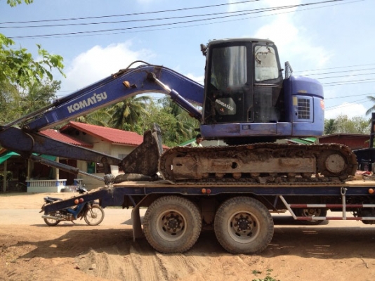 รถแบคโฮ ยี่ห้อ KOMATSU PC128