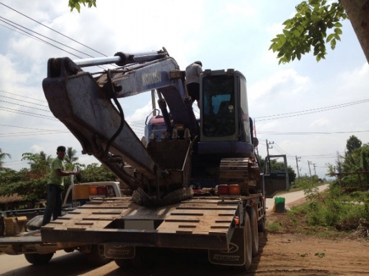 รถแบคโฮ ยี่ห้อ KOMATSU PC128