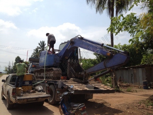 รถแบคโฮ ยี่ห้อ KOMATSU PC128