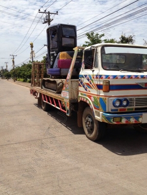 รถบรรทุก สำหรับบรรทุกแบคโฮ พร้อมรถแบคโฮ ยี่ห้อ KOMATSU PC50