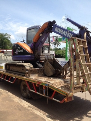 รถบรรทุก สำหรับบรรทุกแบคโฮ พร้อมรถแบคโฮ ยี่ห้อ KOMATSU PC50