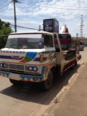 รถบรรทุก สำหรับบรรทุกแบคโฮ พร้อมรถแบคโฮ ยี่ห้อ KOMATSU PC50