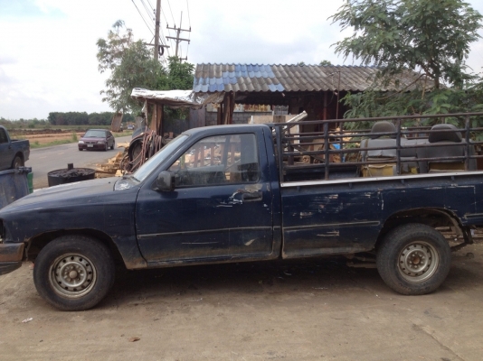 ขาย Toyota ไมตี้ปี 96 เครื่องเดิม 2L ตามสภาพครับ รถใช้งานได้ปรกติ