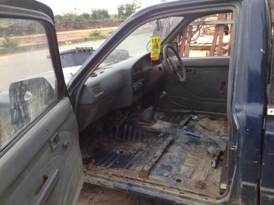 ขาย Toyota ไมตี้ปี 96 เครื่องเดิม 2L ตามสภาพครับ รถใช้งานได้ปรกติ