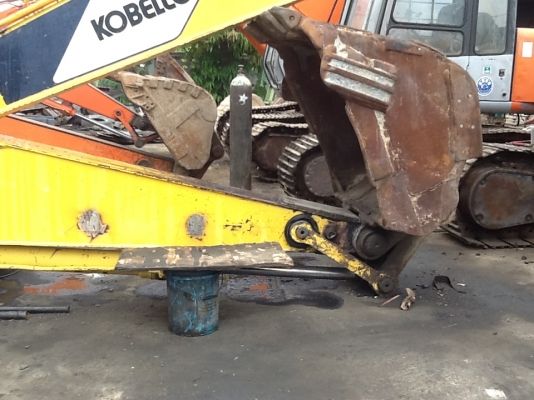 ขา่ย แบคโฮ Kobelco รุ่น Sk220
