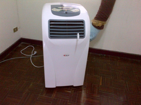 ขายแอร์เคลื่อนที่ ต่อรองราคาได้สภาพแกะกล่อง ราคา 13000  โทร. 0892406621