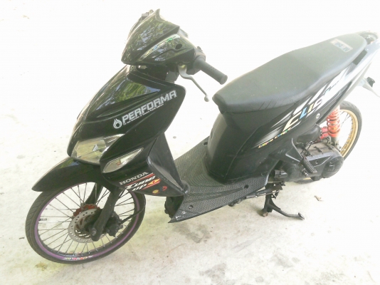 ซื้อมาขายไป ฮ้อนด้าคลิก6000 บาทเอกสารพร้อมโอนครับ