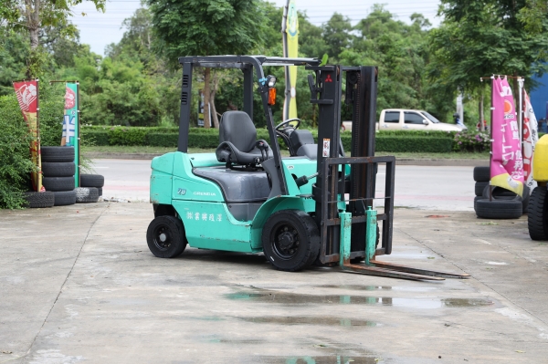 ขายถูกมาก Mitsubishi ยก2ตัน เสา3เมตร เบนซิน นำเข้าจากญี่ปุ่น