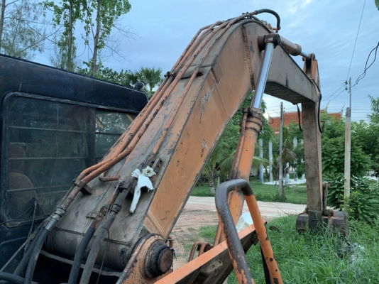 ขายรถแม็คโคร hitachi ex200-1