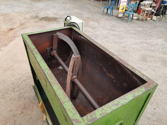 ถังกวนผสมเม็ดพลาสติก PlasticsMixer มอเตอร์เกียร์ 3 HP 380V ห้องผสมขนาด 60x60x120 cm ปลดจากไลน์ผลิต