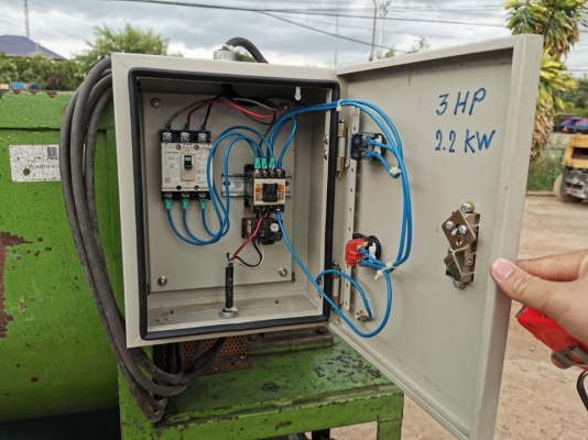 ถังกวนผสมเม็ดพลาสติก PlasticsMixer มอเตอร์เกียร์ 3 HP 380V ห้องผสมขนาด 60x60x120 cm ปลดจากไลน์ผลิต ถังกวนผสมเม็ดพลาสติก PlasticsMixer มอเตอร์เกียร์ 3 HP 380V ห้องผสมขนาด 60x60x120 cm ปลดจากไลน์ผลิต