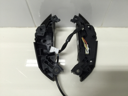 ขายปุ่มคอนโทรลพวงมาลัยรถ TOYOTA รุ่น ALPHARD ปี 08