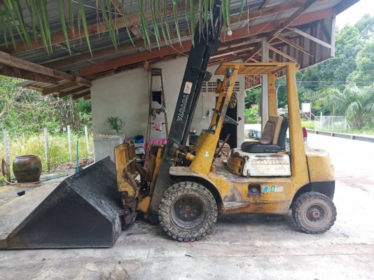 โฟล์์์์คลิฟท์TOYOTAเครื่อง48012 เสาสูง4.5เมตรงายาว1.7เมตรเกียร์ธรรมดายางตัน6ล้อติดตั้งอุปกรณ์หิ้งโฟล
