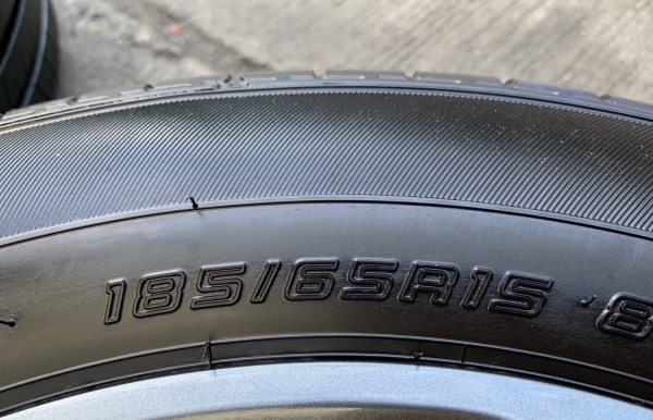 ล้อแม็ก Mazda 2 Skyativ ขอบ 15 สีดำ มิดไนท์ พร้อมยางน้องๆป้ายแดง 185-65-15 Dunlop ปี 19 สภาพสวย