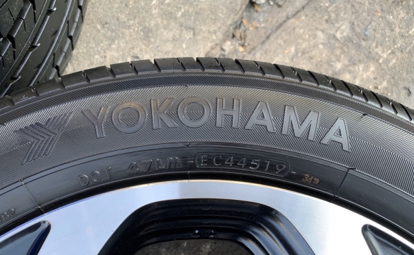 ล้อแม็ก Honda HRV ขอบ 17 ดำหน้าเงา พร้อมยางป้ายแดง 215-55-17 Yokohama ปลายปี 19 สวยๆ
