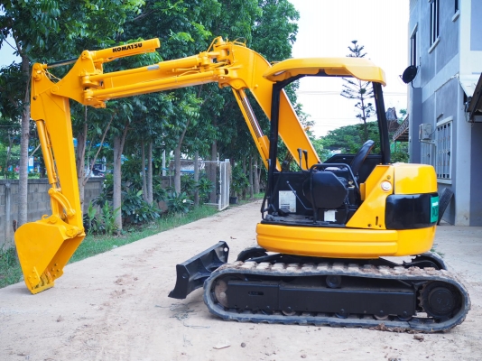 รถขุดเก่านอก KOMATSU PC50UU-2 ราคา390,000 บาท