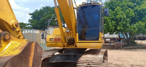 รถสวย 1,975 ชั่วโมง 2,780,000 บาท KOMATSU PC200-8MO