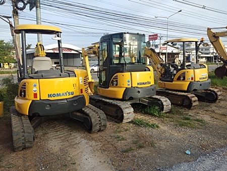 ขายรถขุดนำเข้าจากประเทศญี่ปุ่น komatsu pc40MR-3 สนใจติดต่อสอบถาม 0923309229 อีด ขายรถขุดนำเข้าจากประเทศญี่ปุ่น komatsu pc40MR-3 สนใจติดต่อสอบถาม 0923309229 อีด