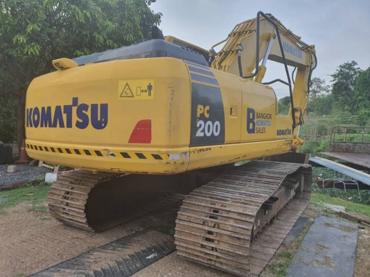 เหลือคันเดียว 2,810 มีไลน์หัวเจาะ ชั่วโมง 2,760,000 บาท KOMATSU PC200-8MO