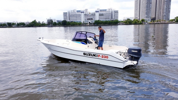 ขายเรือ suzuki 23ฟุต เดินได้รอบลำ สวยๆ