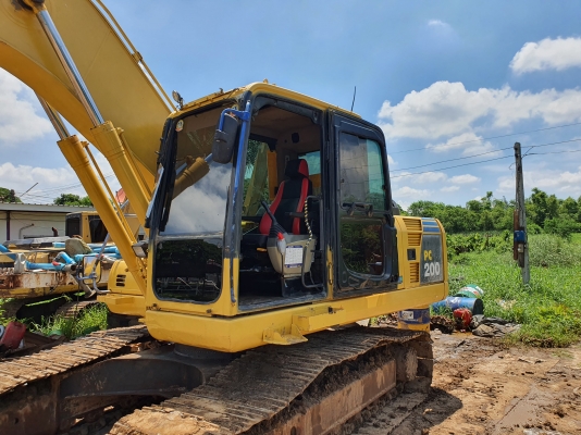 ขาย 1,680,000 บาท KOMATSU PC200 รุ่น 8
