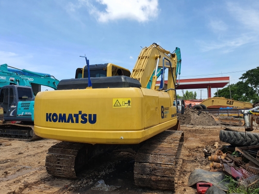 ขาย 1,680,000 บาท KOMATSU PC200 รุ่น 8