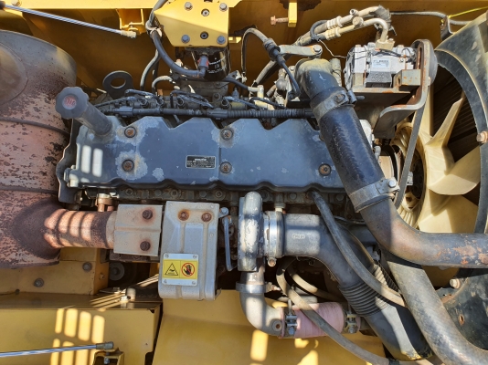 ขาย 1,680,000 บาท KOMATSU PC200 รุ่น 8