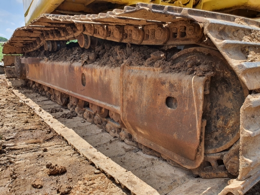 ขาย 1,680,000 บาท KOMATSU PC200 รุ่น 8