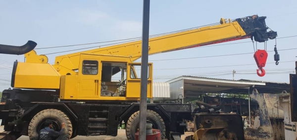 ขาย 755,000 รถเครน TANADO TR200