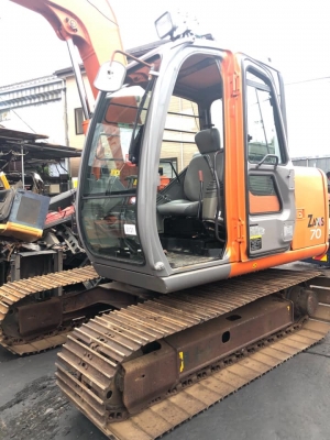 ขายรถขุดนำเข้าจากญี่ปุ่น HITACHI ZX 70-1 สภาพสวยมาก ระบบสมบูรณ์ ชั่วโมงการทำงานน้อยมาก สนใจสอบถามได้