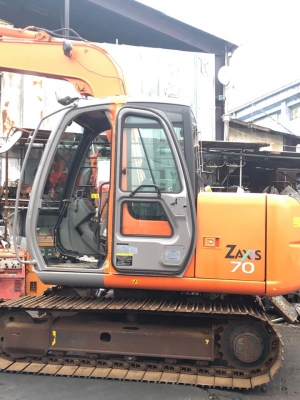 ขายรถขุดนำเข้าจากญี่ปุ่น HITACHI ZX 70-1 สภาพสวยมาก ระบบสมบูรณ์ ชั่วโมงการทำงานน้อยมาก สนใจสอบถามได้