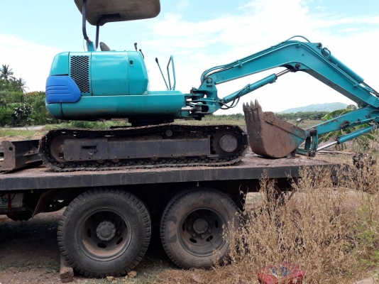 รถขุด KOMATSU PC40-7 มีลายแย๊กซ์ โซ่ใหม่ทั้ง 2 ข้าง