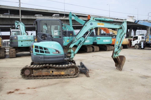 KOBELCO SK50SR-5 นำเข้าจากญี่ปุ่น สนใจติดต่อ ผึ้ง 095-0563605