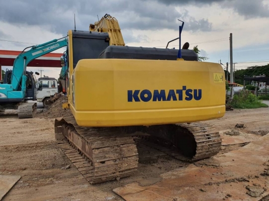 ขาย 1,680,000 บาท KOMATSU PC200 รุ่น 8