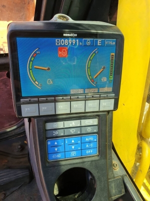 ขาย 1,680,000 บาท KOMATSU PC200 รุ่น 8