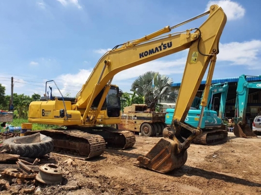 ขาย 1,680,000 บาท KOMATSU PC200 รุ่น 8