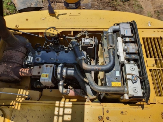 ขาย 1,680,000 บาท KOMATSU PC200 รุ่น 8