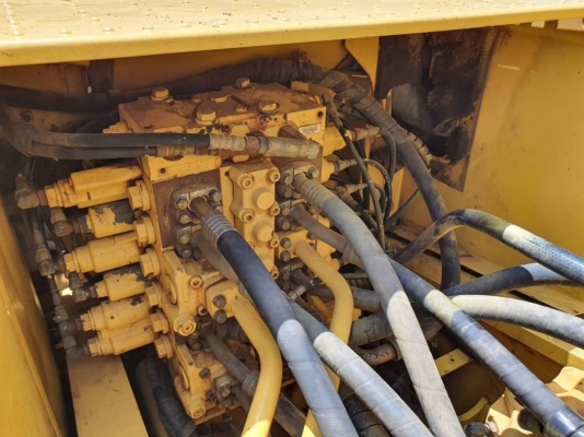 ขาย 1,680,000 บาท KOMATSU PC200 รุ่น 8