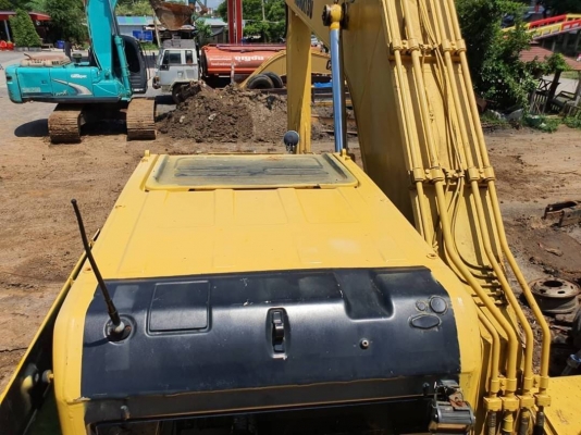 ขาย 1,680,000 บาท KOMATSU PC200 รุ่น 8