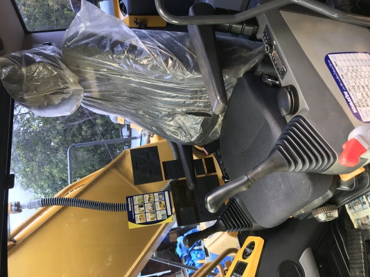 ขายแมคโคร KOMATSU-8MO ขายแมคโคร KOMATSU-8MO