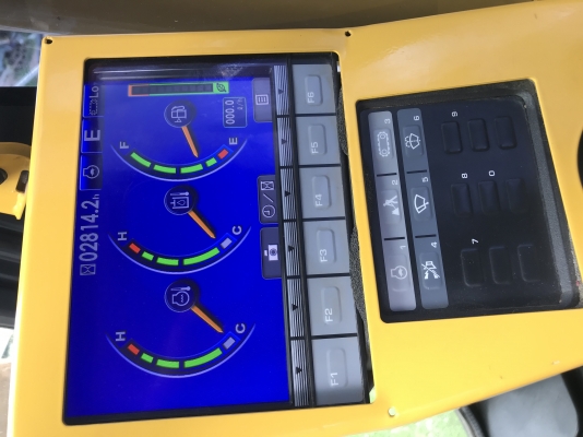 ขายแมคโคร KOMATSU-8MO