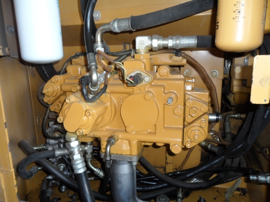 CAT 312d2 8,000 ชั่วโมง ราคา 1.58 ล้านเท่านั้น สนใจโทรจองด่วน 081-9891989 หรั่งครับ