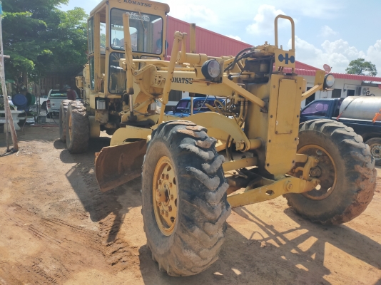 ขายรถเกรด KOMATSU GD60Aสภาพเก่านอก