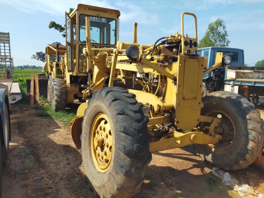 ขายรถเกรด KOMATSU GD60Aสภาพเก่านอก