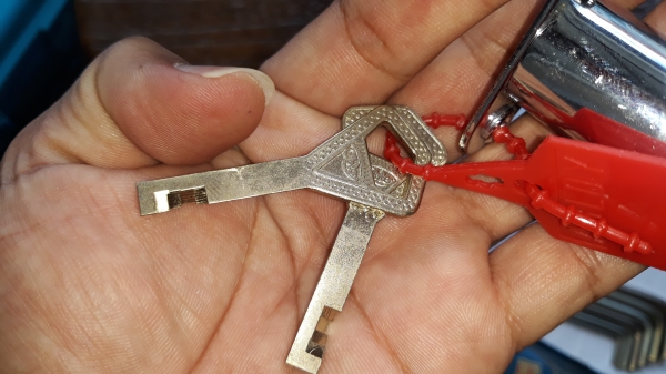 ขายกุญแจลิ้นชักABLOY MADE IN USA.ใหม่เก่าเก็บ ขายกุญแจลิ้นชักABLOY MADE IN USA.ใหม่เก่าเก็บ